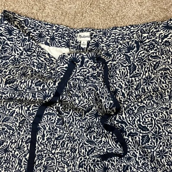Madewell Drapey Pull On Shorts Wood Cut Floral with Pockets - - Picture 3 of 6
